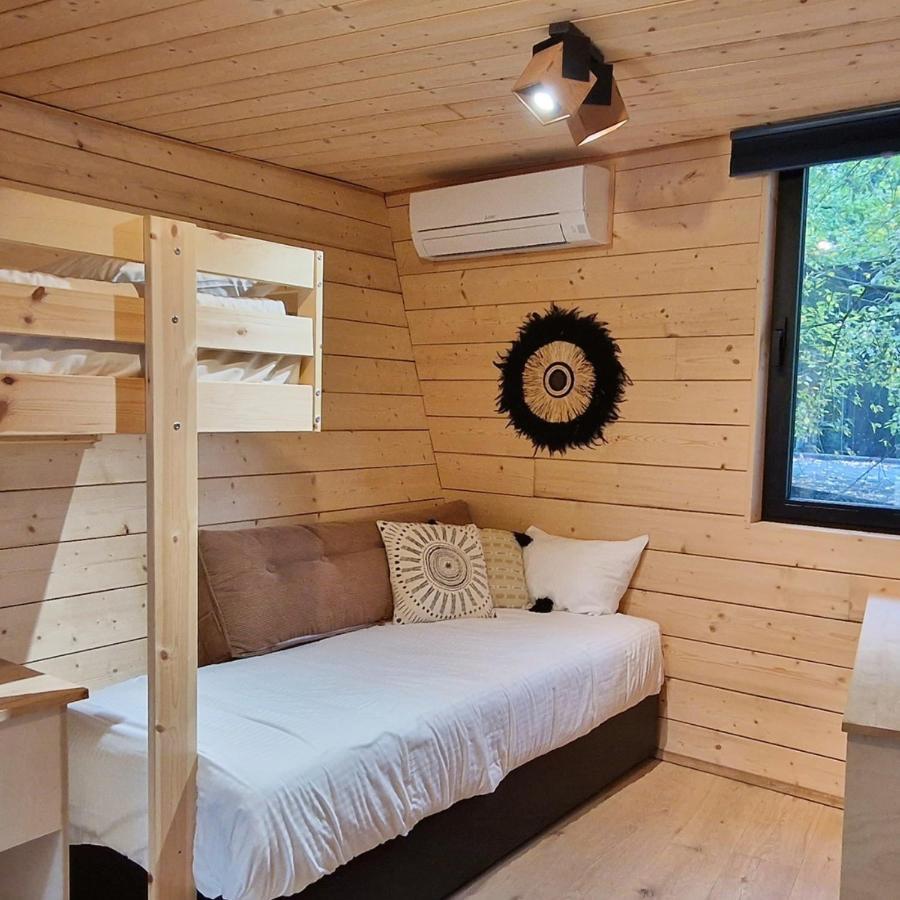 Utopia Village - Art & Nature Lodges Mons Exterior photo