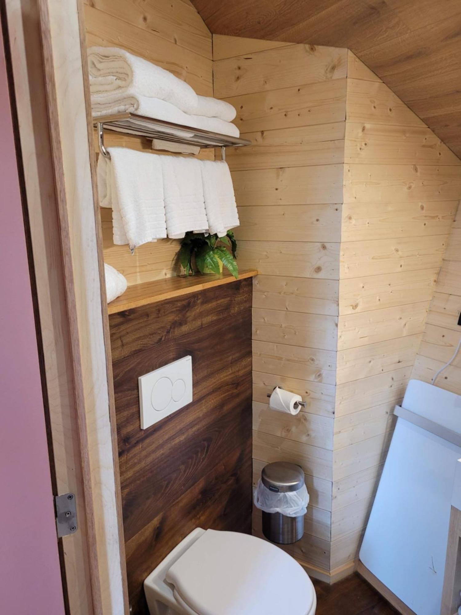 Utopia Village - Art & Nature Lodges Mons Exterior photo