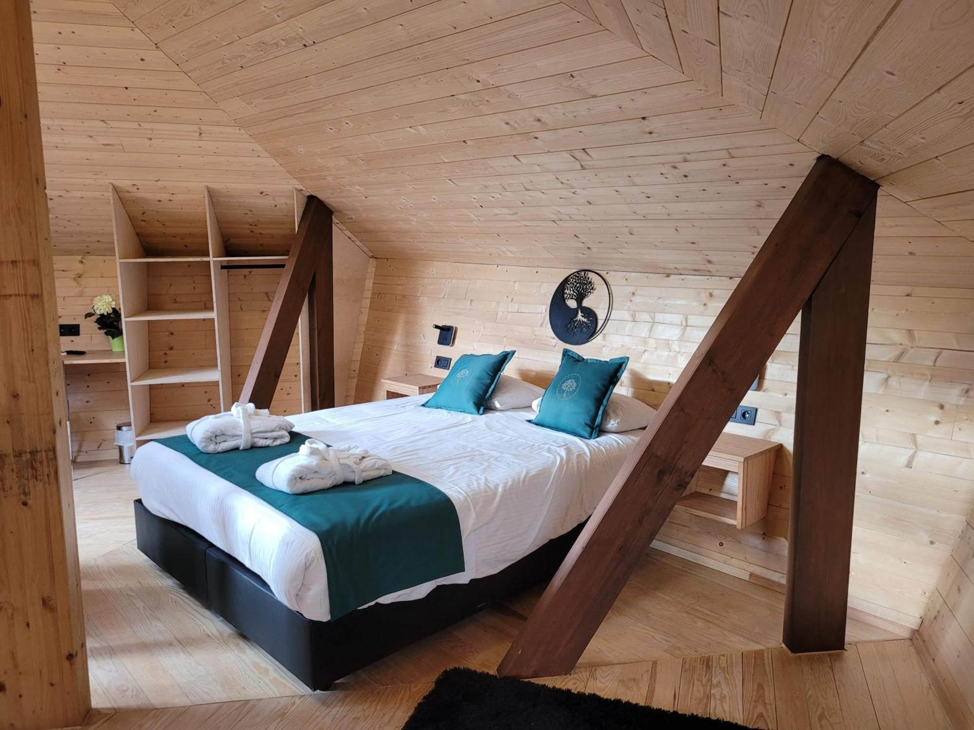 Utopia Village - Art & Nature Lodges Mons Exterior photo